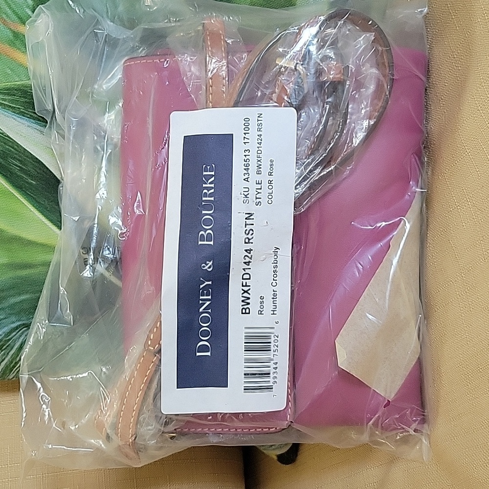 NWT Dooney & Bourke Hunter Crossbody in Rose